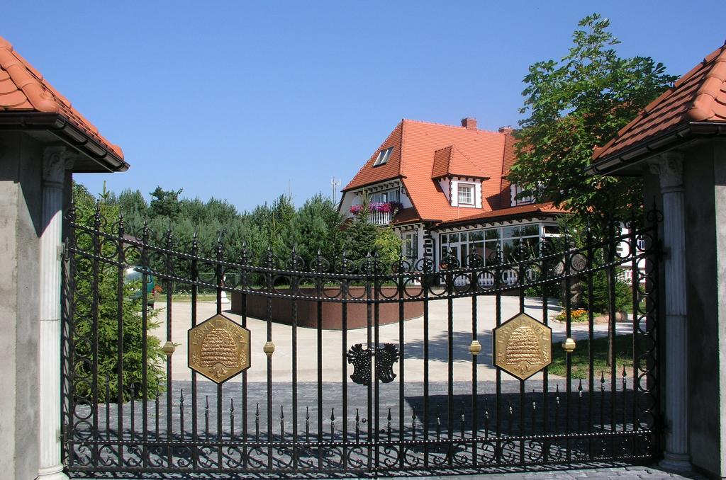 Dwor Bartnika Bed & Breakfast