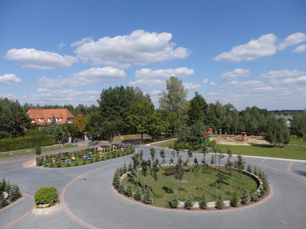 Dwor Bartnika 2*